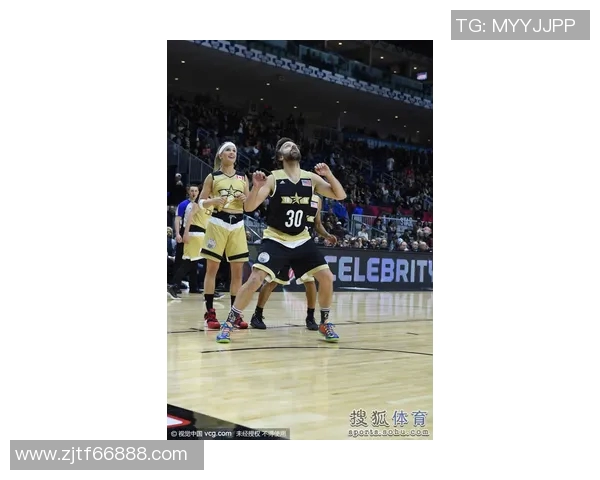 欧美篮球明星与女性魅力的完美结合展现运动与时尚的交融之美